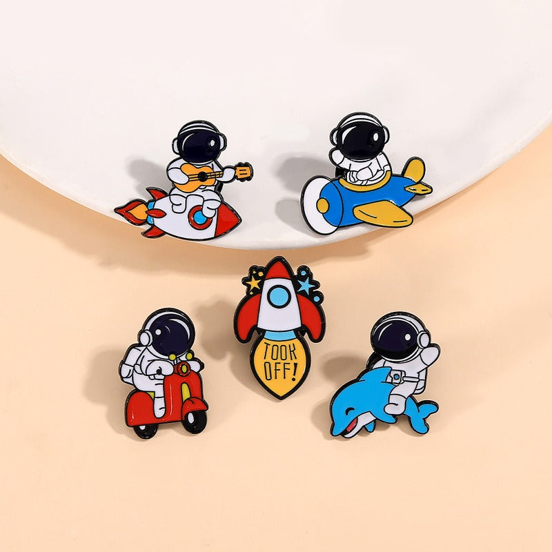 Creative Japanese Spaceship Astronaut Rocket Brouch And Enamel Pin