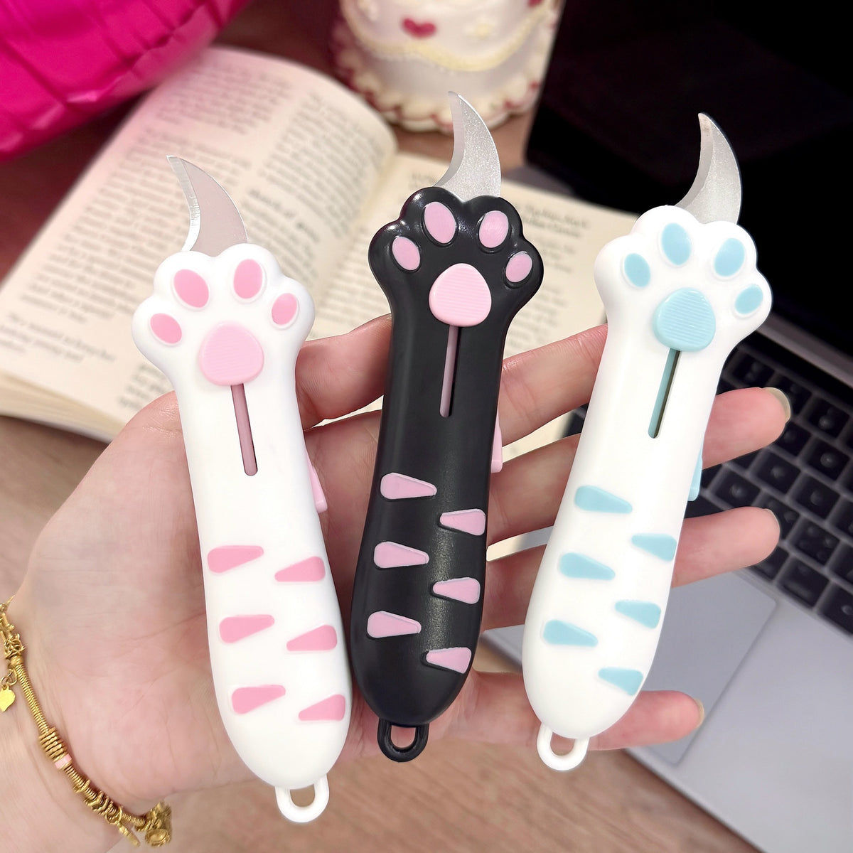 Cat Paw Auto-Retractable Cutter