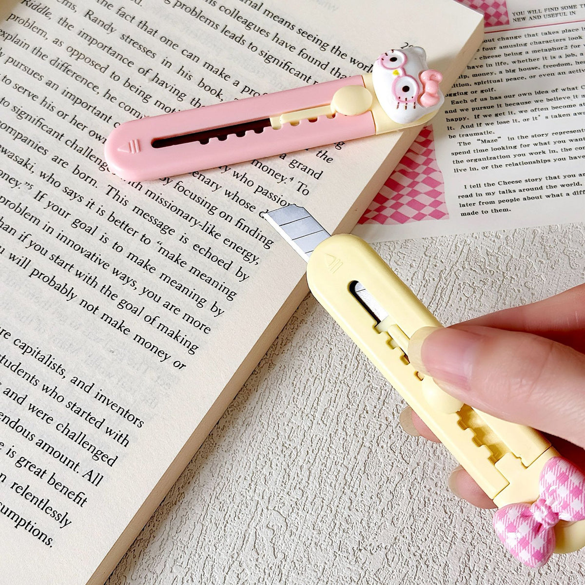 Hello Kitty & Bow Paper Cutter