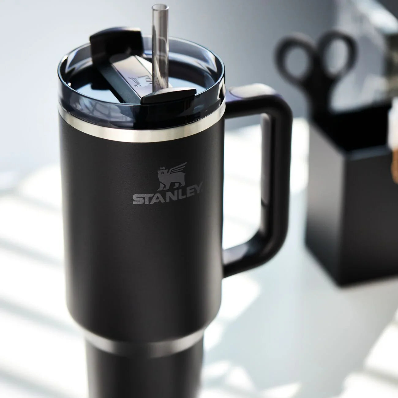 THE QUENCHER H2.0 FLOWSTATE™ TUMBLER - BLACK