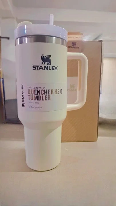 THE QUENCHER H2.0 FLOWSTATE™ TUMBLER - CREAMY WHITE