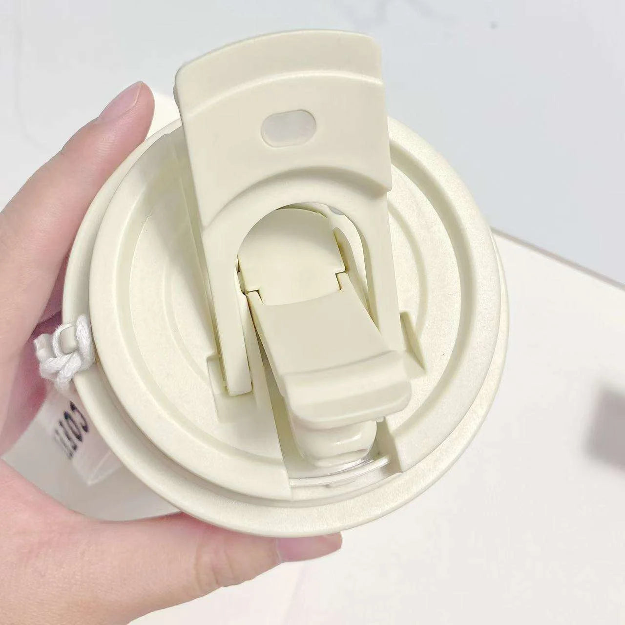 Elegant White Flower Portable Coffee Mug