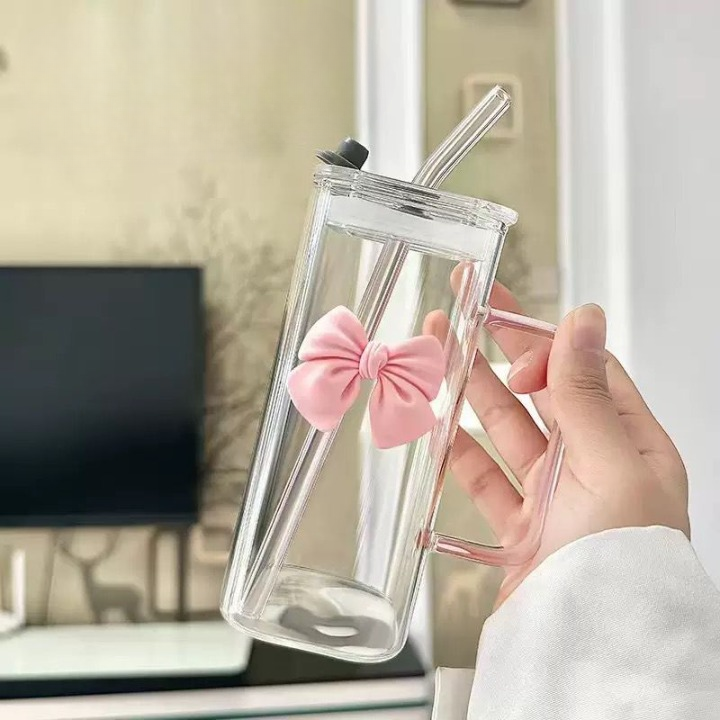 Bow Mounted Plastic Coffee Cup with Glass Straw