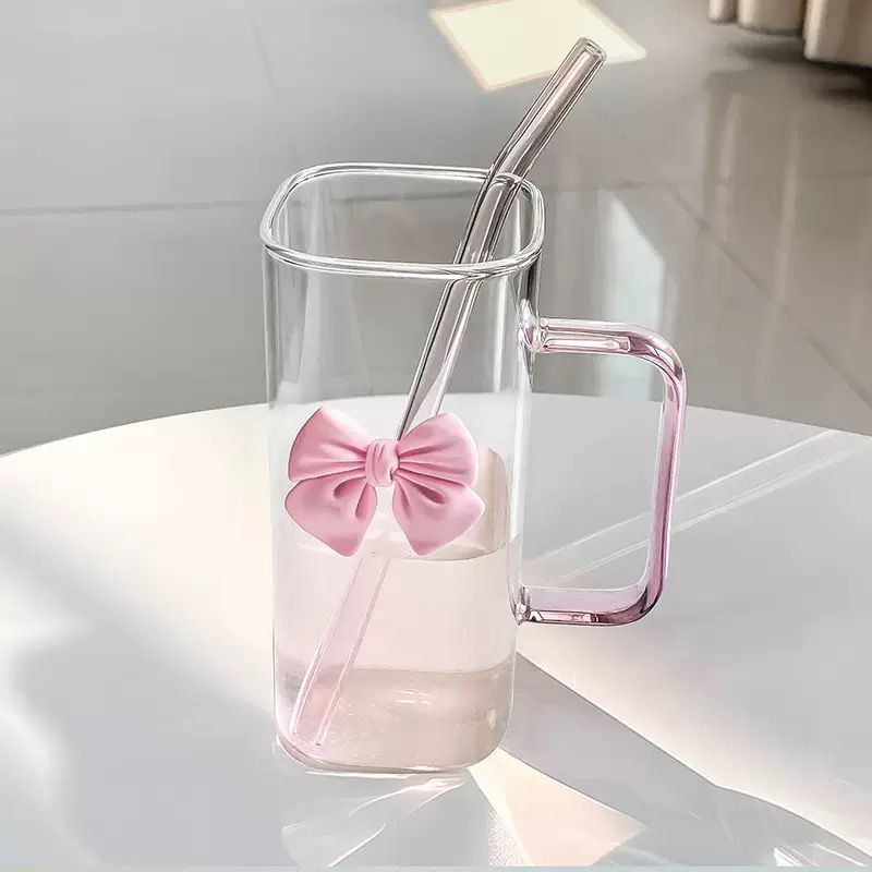 Bow Mounted Plastic Coffee Cup with Glass Straw