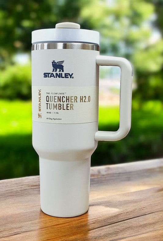 THE QUENCHER H2.0 FLOWSTATE™ TUMBLER - CREAMY WHITE